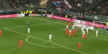 德媒：拜仁欧战主场收入场均570万欧排欧洲第五，皇马居首