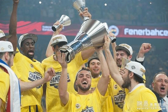 克亚尔：莱奥要变得更稳定，他能成为世界上最好的球员之一（克亚尔：莱奥只差稳定性，就能跻身世界顶尖球员）