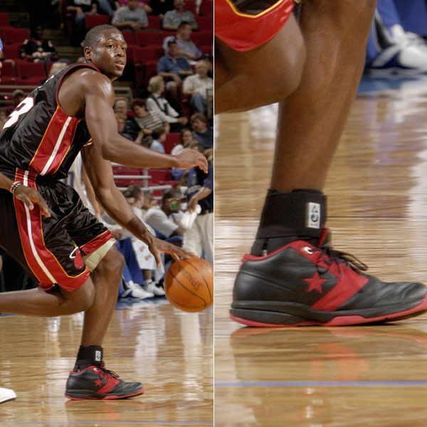 克罗斯晒2026年世界杯德国战袍：这件球衣确实很有吸引力（克罗斯展示2026世界杯德国队新球衣：确实颇具吸引力）