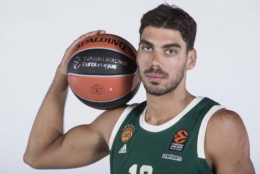 国乒8-2法国赛后爆冷！梁靖崑失守引深思！郭焱点评一针见血！（国乒8-2法国后爆出冷门：梁靖崑失守引发反思，郭焱点评直指要害）