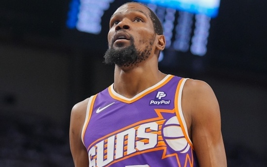 世体：费尔明今天将接受检查确定周末能否上场，预计欧冠复出（世体：费尔明今日接受检查评估周末能否出战，欧冠预计复出）