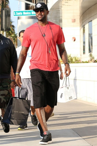 魏祥鑫：明年上半年会留在梅州踢球；希望能在欧塞尔踢出来（魏祥鑫：上半年继续留在梅州，盼在欧塞尔打出成绩）